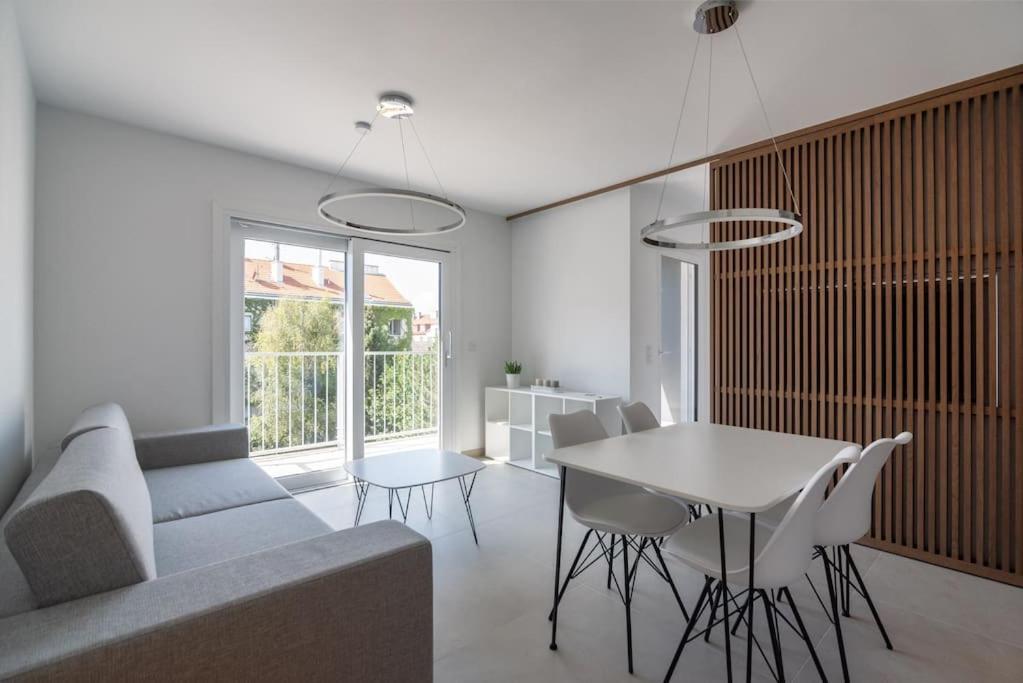 Neu Und Hell In Zentraler Ruhelage Mit Parkplatz Apartment Viena Exterior foto