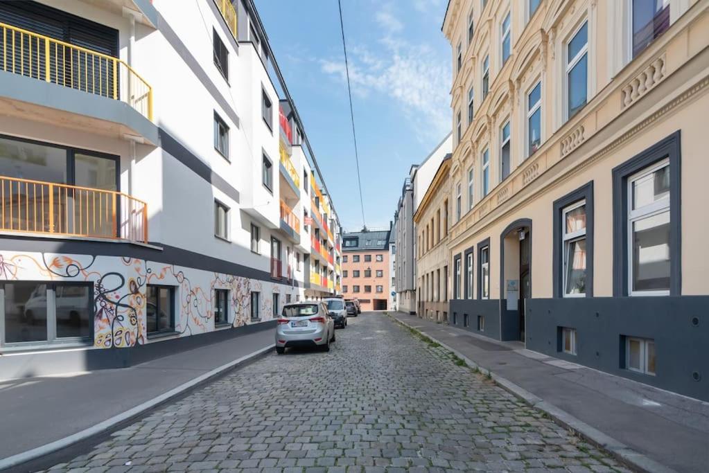 Neu Und Hell In Zentraler Ruhelage Mit Parkplatz Apartment Viena Exterior foto