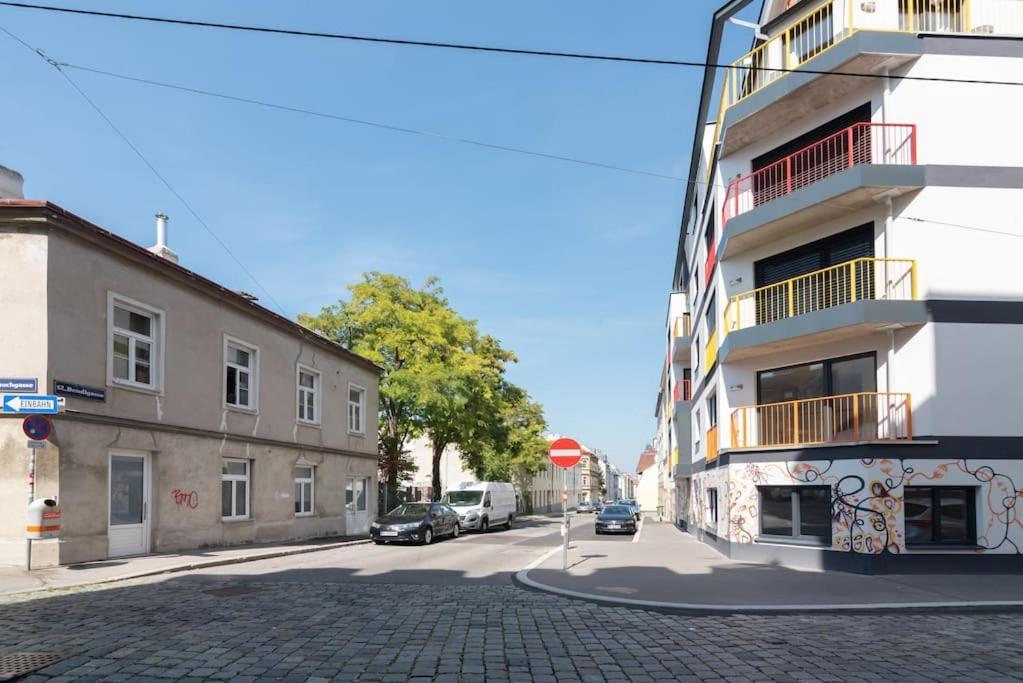 Neu Und Hell In Zentraler Ruhelage Mit Parkplatz Apartment Viena Exterior foto