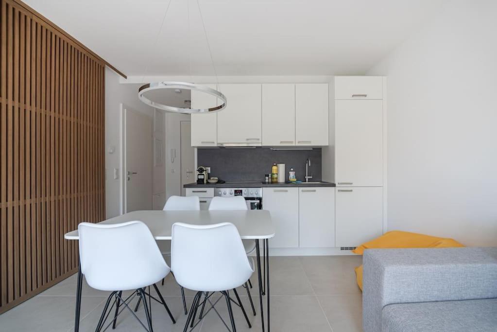 Neu Und Hell In Zentraler Ruhelage Mit Parkplatz Apartment Viena Exterior foto