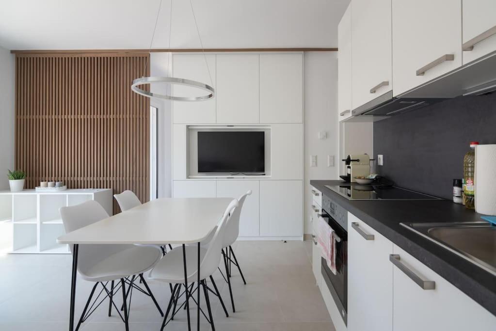 Neu Und Hell In Zentraler Ruhelage Mit Parkplatz Apartment Viena Exterior foto