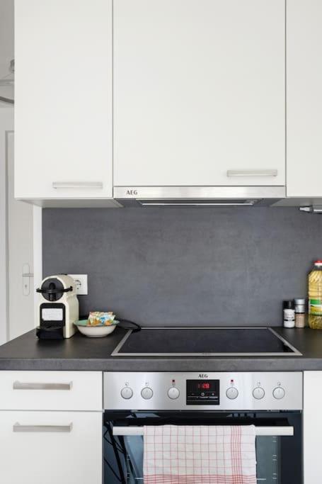 Neu Und Hell In Zentraler Ruhelage Mit Parkplatz Apartment Viena Exterior foto
