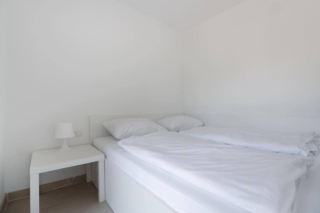 Neu Und Hell In Zentraler Ruhelage Mit Parkplatz Apartment Viena Exterior foto