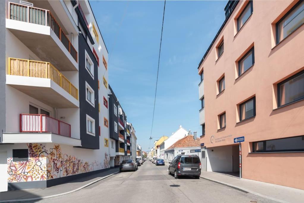 Neu Und Hell In Zentraler Ruhelage Mit Parkplatz Apartment Viena Exterior foto