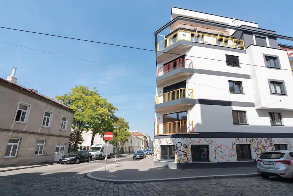 Neu Und Hell In Zentraler Ruhelage Mit Parkplatz Apartment Viena Exterior foto