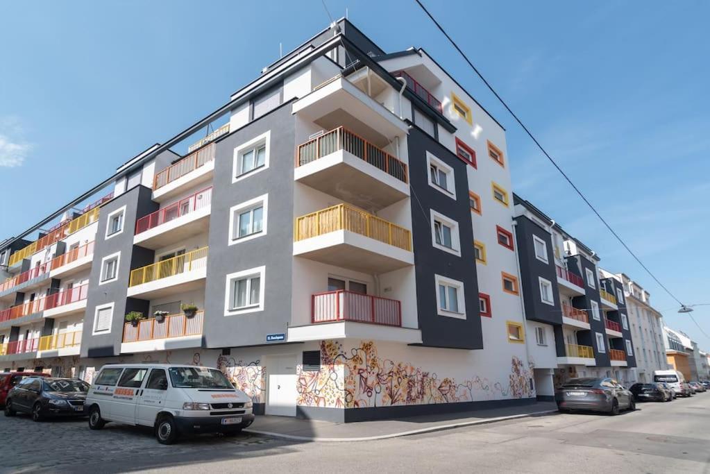 Neu Und Hell In Zentraler Ruhelage Mit Parkplatz Apartment Viena Exterior foto