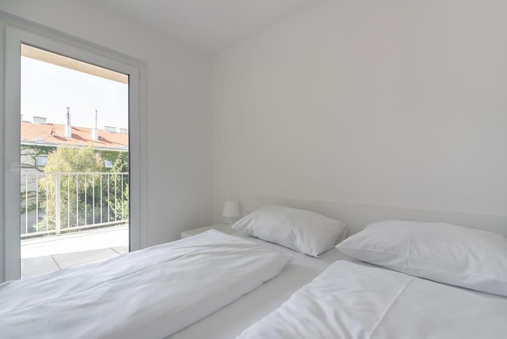 Neu Und Hell In Zentraler Ruhelage Mit Parkplatz Apartment Viena Exterior foto